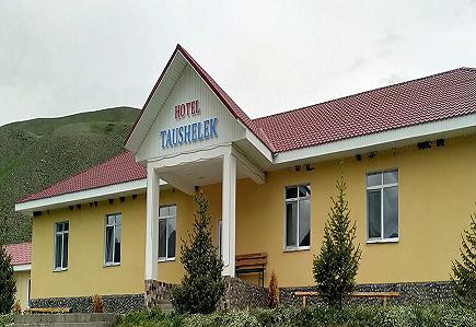 Отель Таушелек